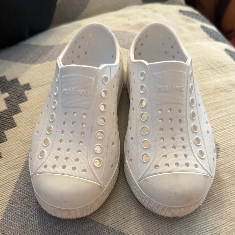 Native Jefferson Slip-On Kids Shoes in White